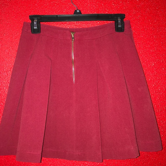 Beautiful vintage looking skirt - Picture 2 of 3